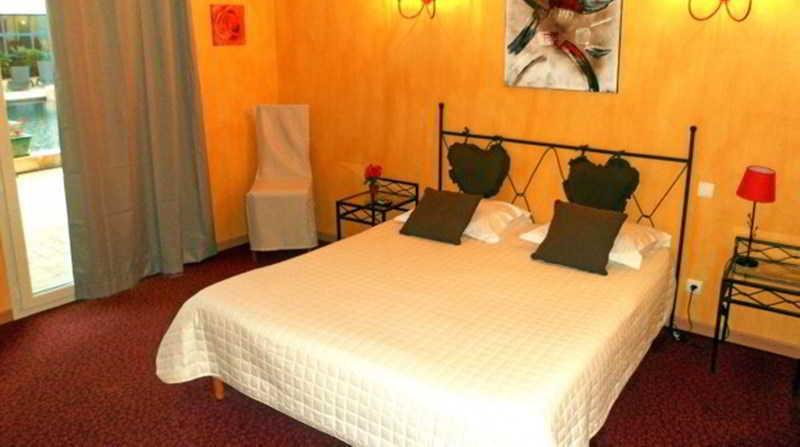 The Originals City, Hotel Le Village Provencal, Aix-En-Provence Nord Pertuis Exteriör bild